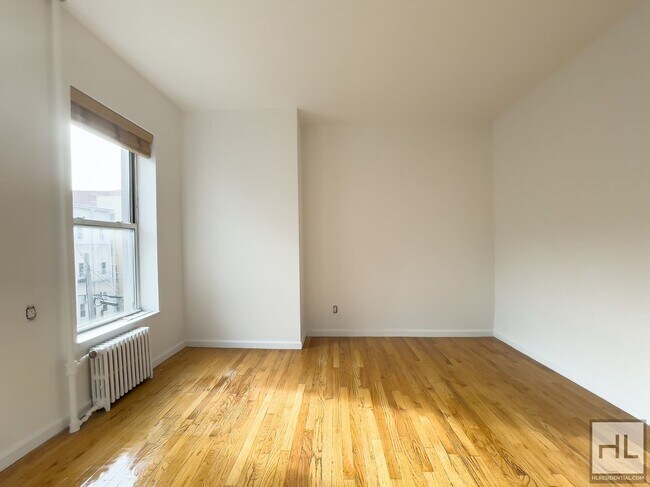 Photo - DIAMOND STREET / Greenpoint Studio / Amazi... Unit 8