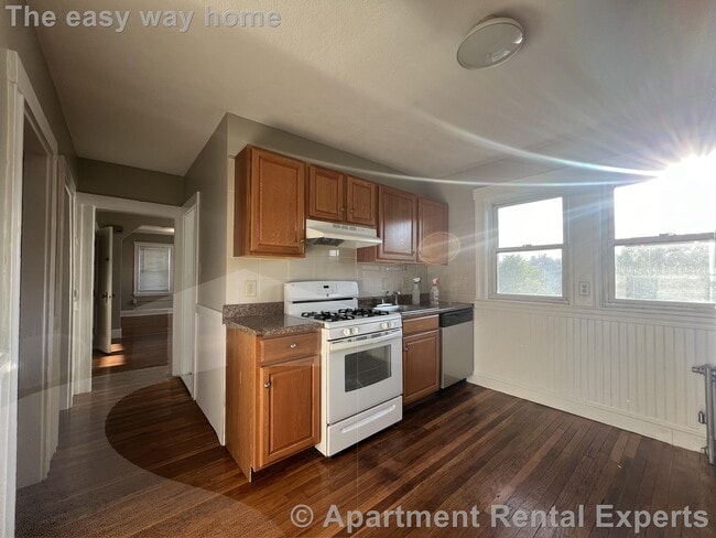 Building Photo - 274 Chelsea St Unit #2