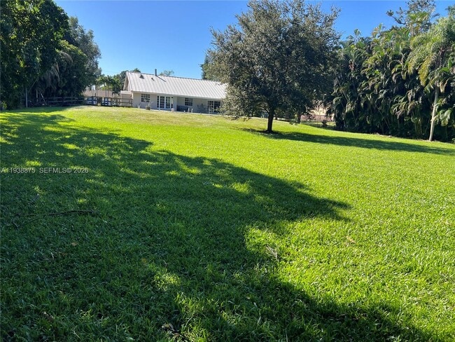 Photo - 11501 SW 3rd St