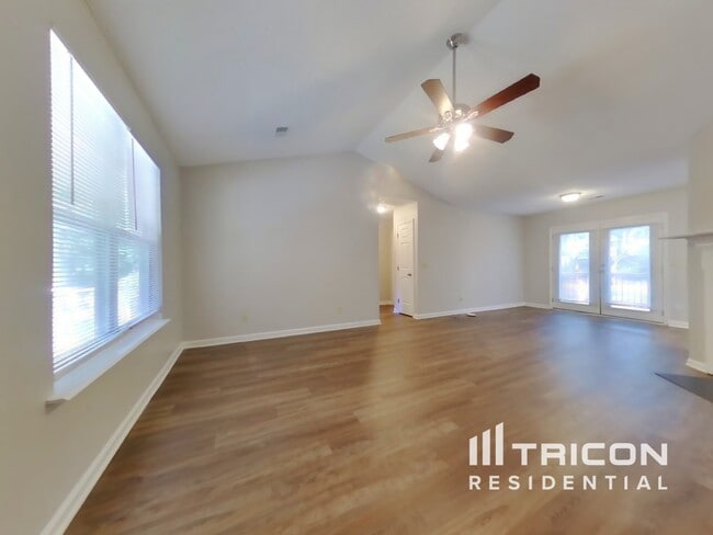 Photo - 14 Iron Spot Cir