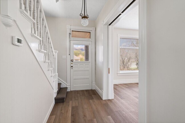 Photo - 343 S State St