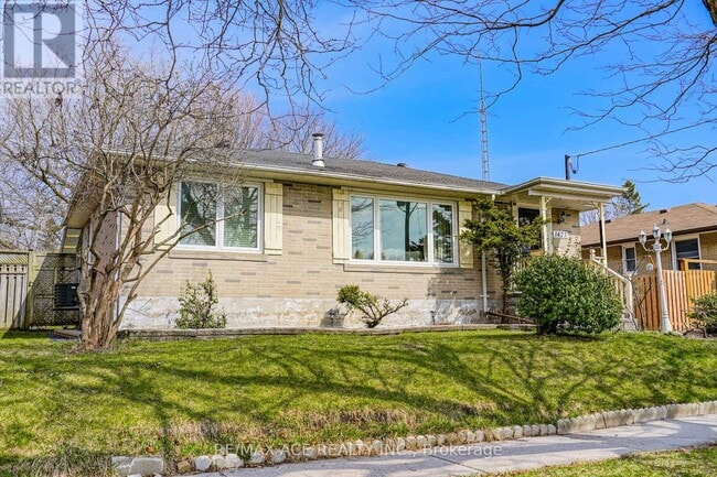 Photo - 1425 Lakefield St