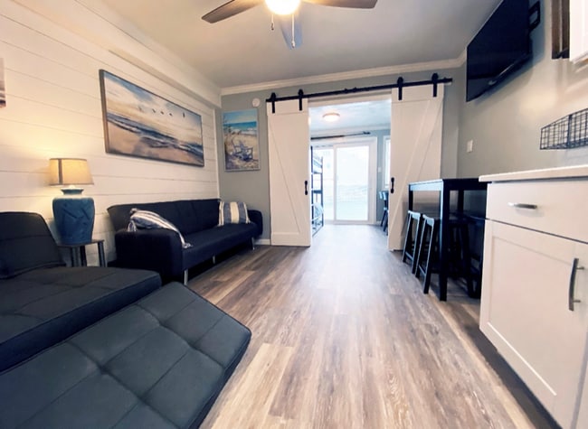 Photo - 504 Robin Dr