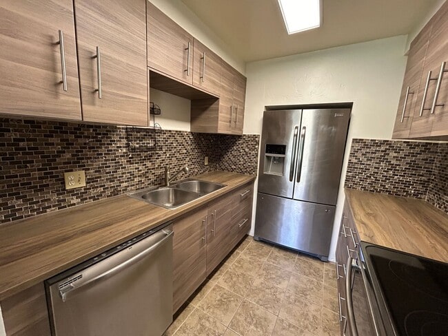 Photo - 1 Bed, 1 Bath in Mission Hills!! Water/Trash Paid