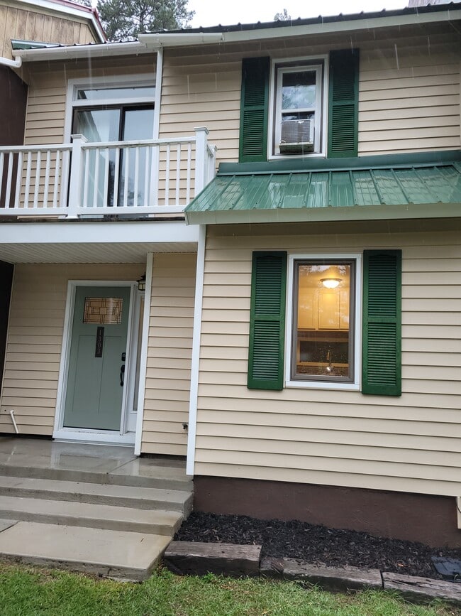 Photo - 1303 Dover St