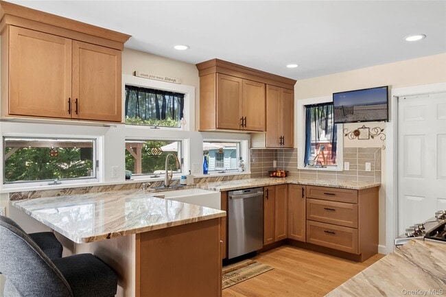 Photo - 205 Pine Ave