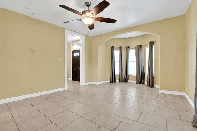 Photo - Charming 4-Bedroom Home near Downtown SA!