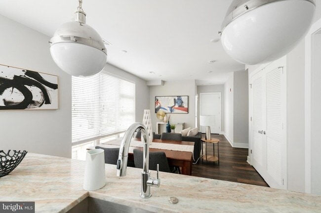 Photo - 45 W Haines St Unidad 409