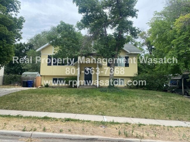 Photo - 1098 E Violet Cir House