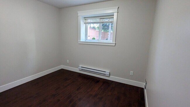 Photo - 14843-14863 63 Ave