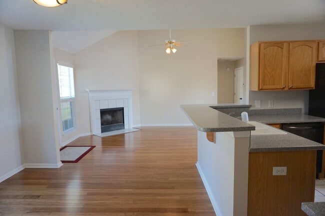 Photo - 3 BED | 2.5 BATH | POOLER
