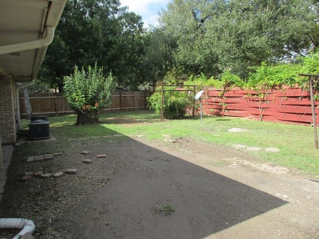 Photo - 1/1 Duplex with Carport