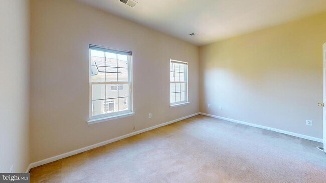 Photo - 169 Danbury St SW