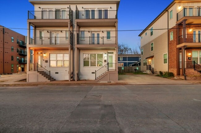 Photo - Modern Living in Downtown Nashville!