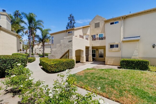 Photo - 2047 Lakeridge Cir Unit 201