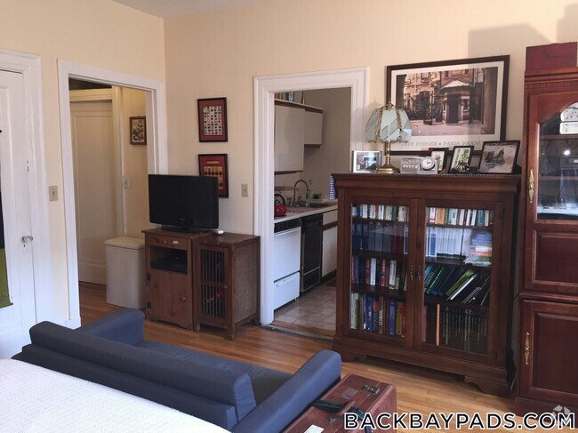 Building Photo - 1091 Boylston St Unit 34 Rental