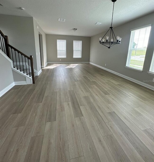 5111 Railroad Vine Aly
