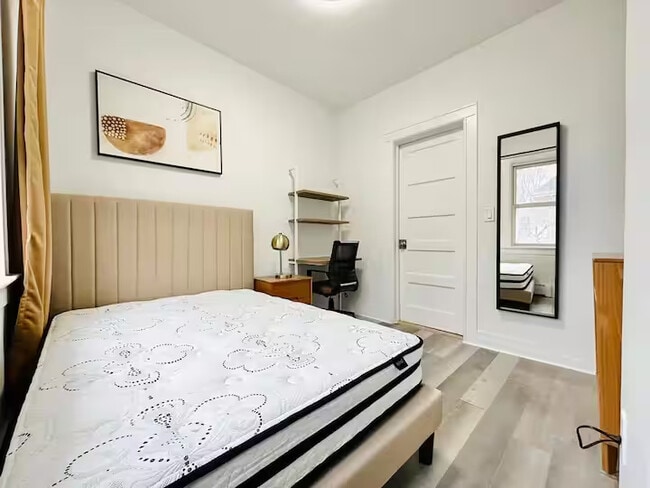 Furnished room/NOT APARTMENT