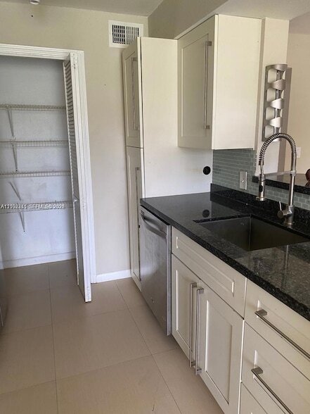 Photo - 2371 NW 33rd St Unidad 711