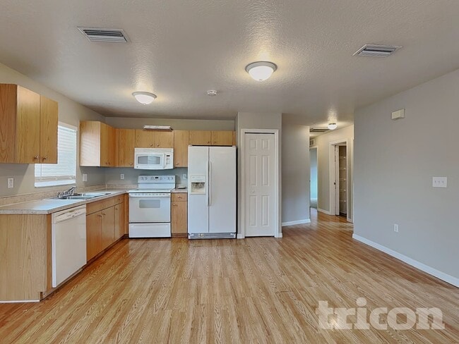 Photo - 2835 31st Ave E