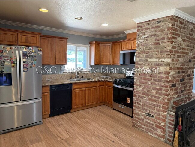 Photo - 2701 Lerwick Rd