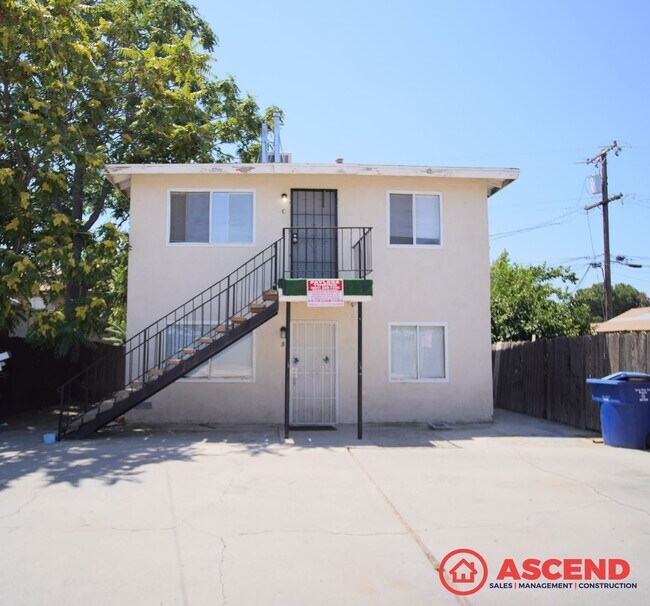 Building Photo - 117 Woodrow Ave Unit B