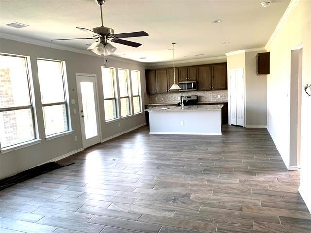 Photo - 515 Long Prairie Dr