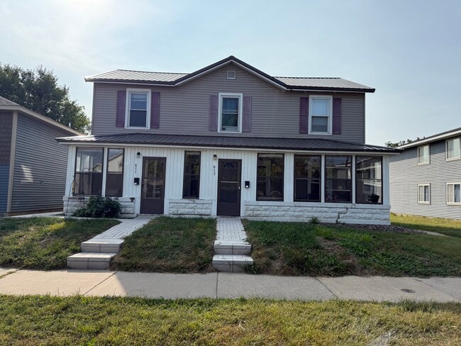 Building Photo - 613 9th St N Unit 613 9th St Rental