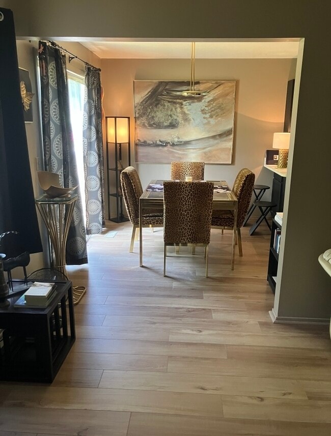 Photo - 6431 Deerhurst Dr Unit 000