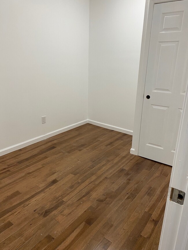 Building Photo - 37 Logan Ave Unit 37 Logan Rental