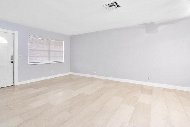 Photo - 4858 Arthur St