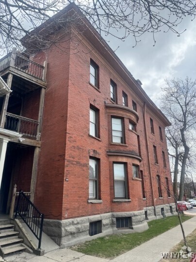 Building Photo - 215 Allen St Rental