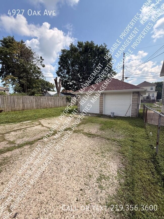 Photo - 4927 Oak Ave