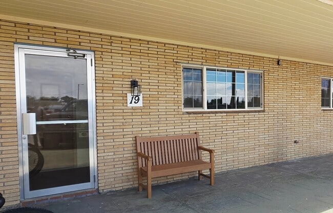 Building Photo - 701 Airport Dr