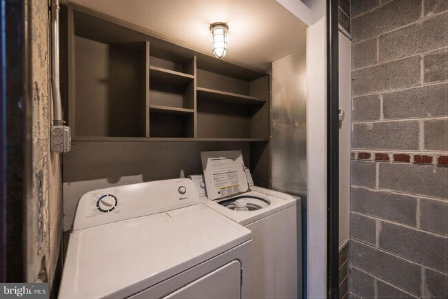 Photo - 144-50 W Laurel St Unit 103