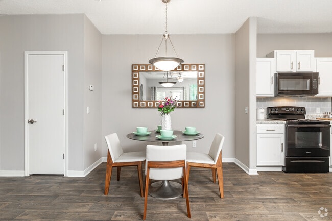 2BR, 2BA - 1,057SF - Dining Room