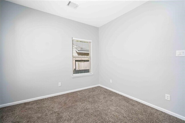 Photo - 5105 Southwind St