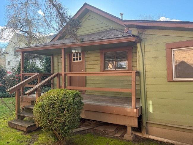 Photo - 2 bedroom 1 bathroom house - Close to Campus!