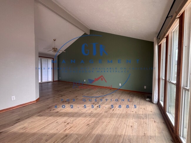 Photo - 8054 Redick Ave