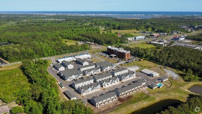Building Photo - BEAUTIFUL! 2 Bedroom with Flex Space Townh... Rental