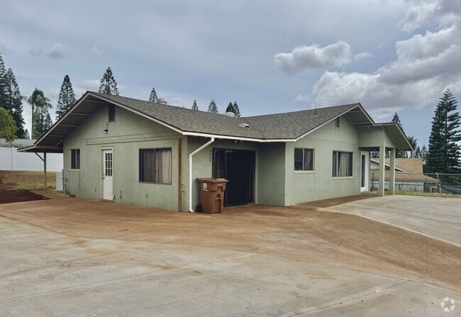 Building Photo - 2886 Liholani St Rental