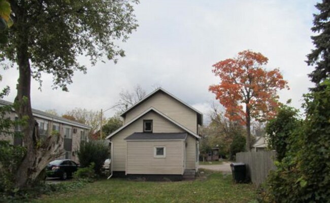 Photo - 920 E Shiawassee St Unit 1