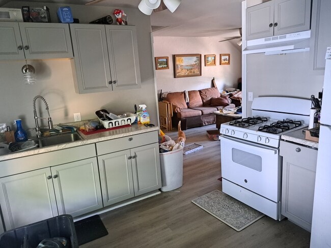 Photo - 907 Jackson St Unit 907-B