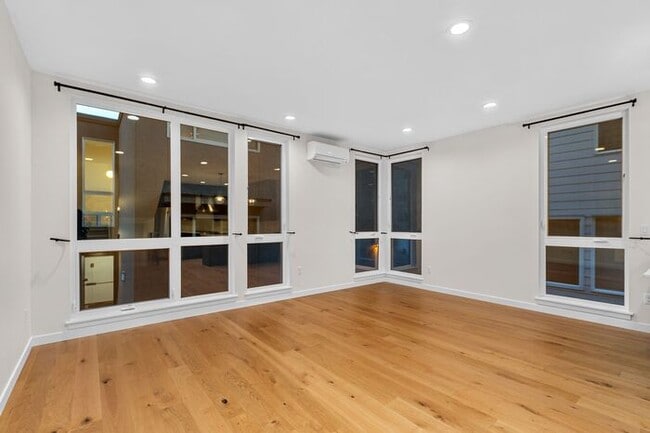 Photo - ULTRA-MODERN Townhome w/AC and Views in the Heart of Eastlake!