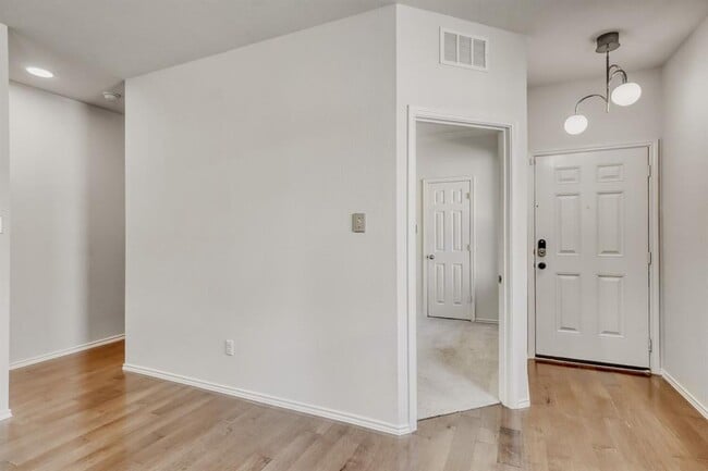 Photo - 183 Eves Necklace Dr.