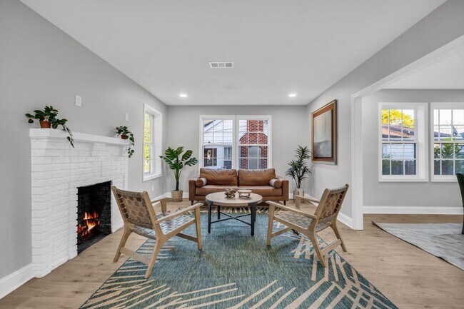 Photo - 1402 3rd Ave N