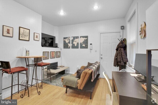Building Photo - 619 S 16th St Unit 1R Rental