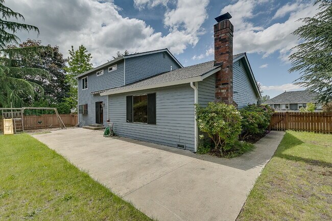 Gorgeous 3 bedroom home in College Hill Skyridge neighborhood of Bellevue