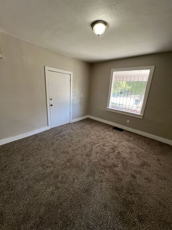 Photo - 3620 Woodland Ave Unit 1