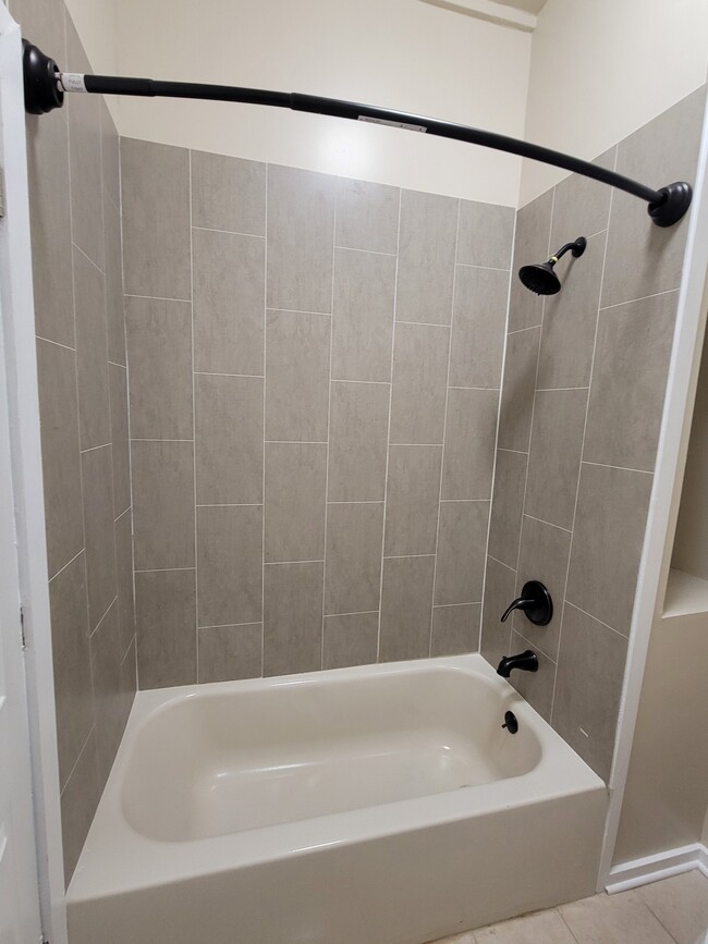 Photo - 1107 N Hermitage Ave Unidad 1R